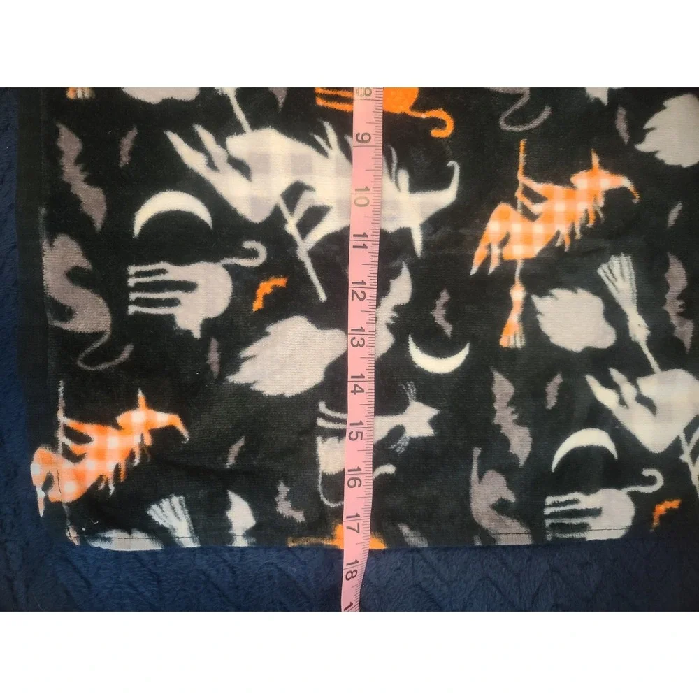 Cynthia Rowley Curious Halloween Hand Towel Witches Cats Bats Orange Black 17x28